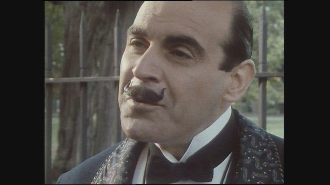 S1 Ep15 - Poirot