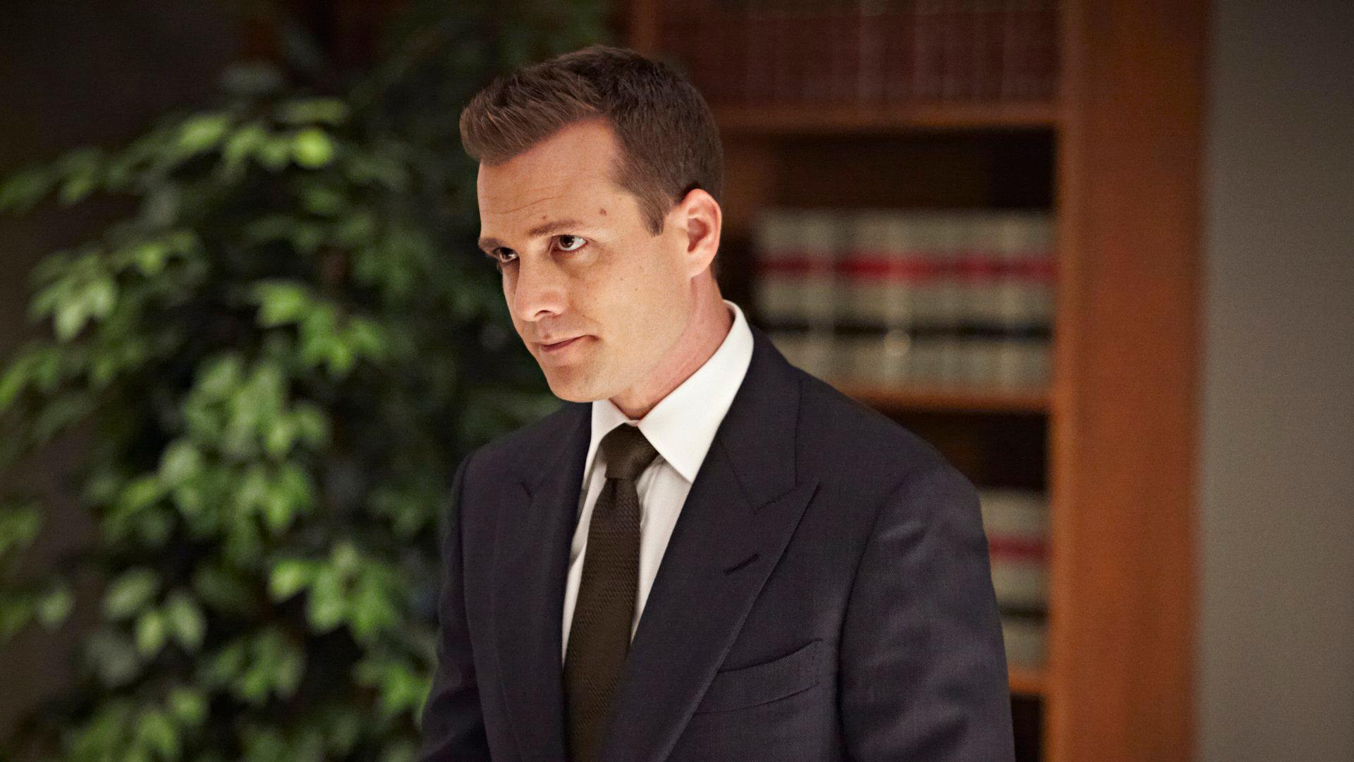 S3 Ep8 - Suits