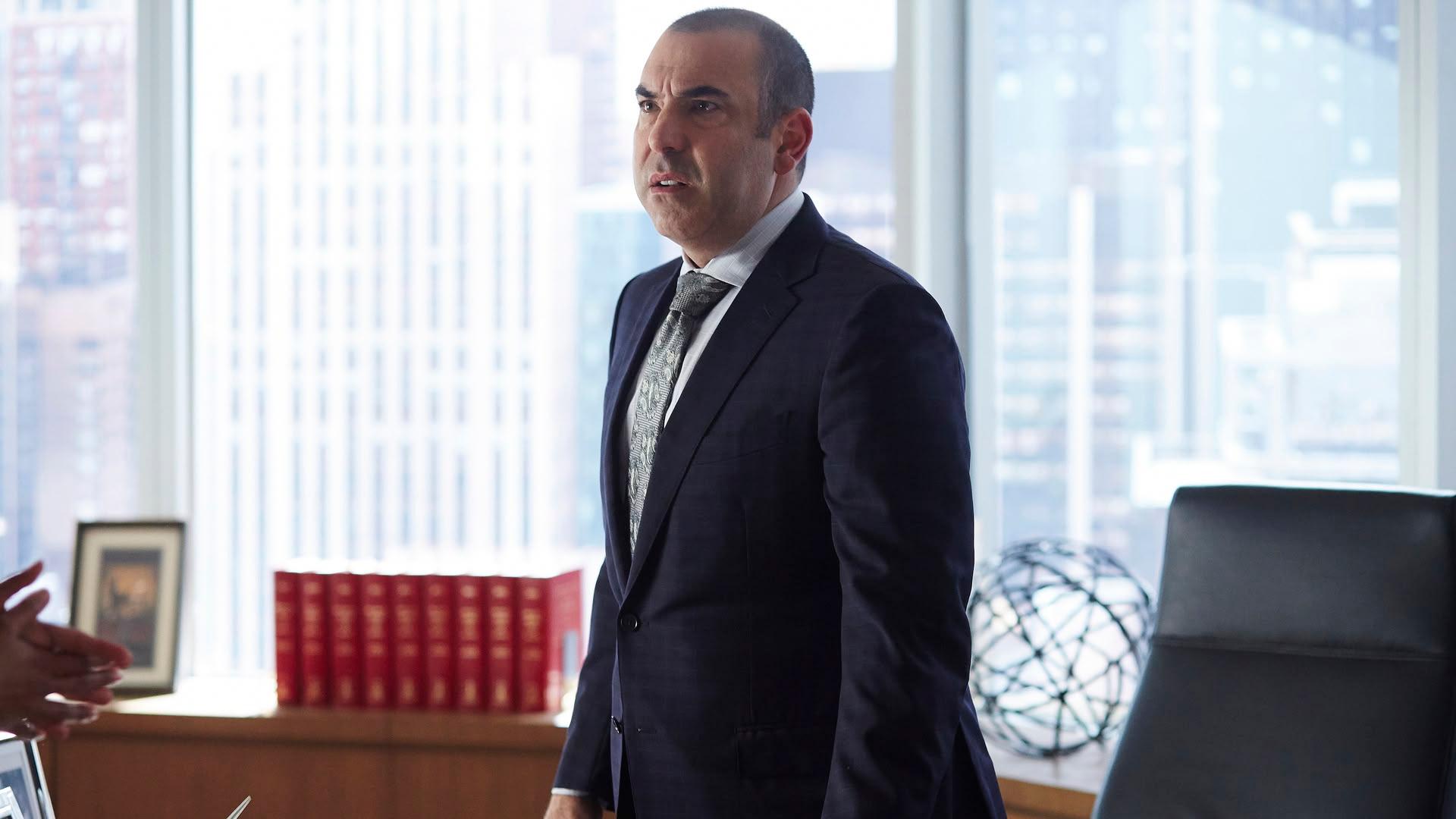 S5 Ep11 - Suits