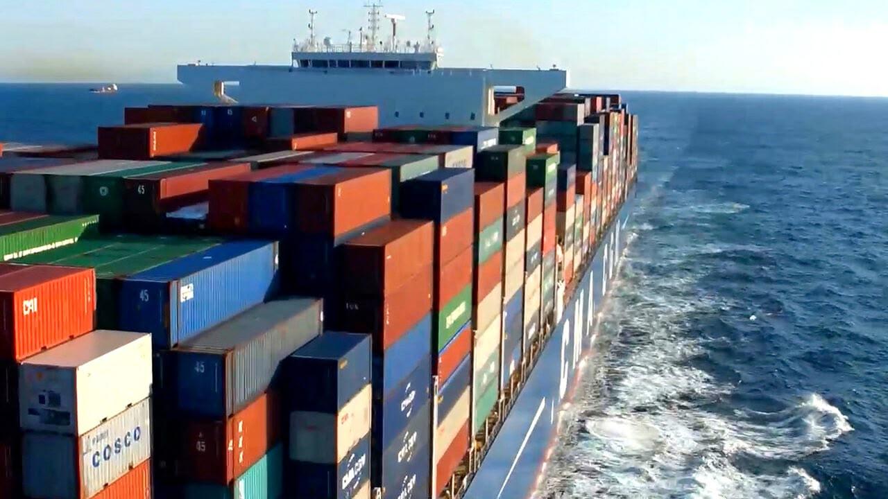 Container ship xxl