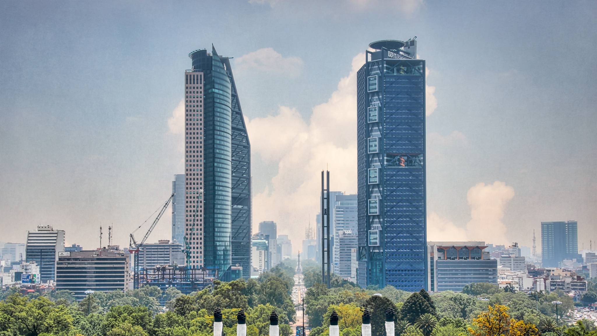 Vertical city Mexico City - Torre Mayor