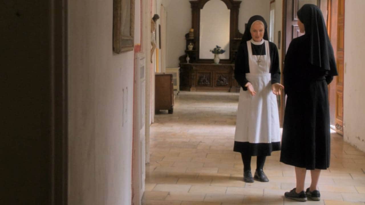 Un Ciclone in Convento S19E3 - Rompiscatole