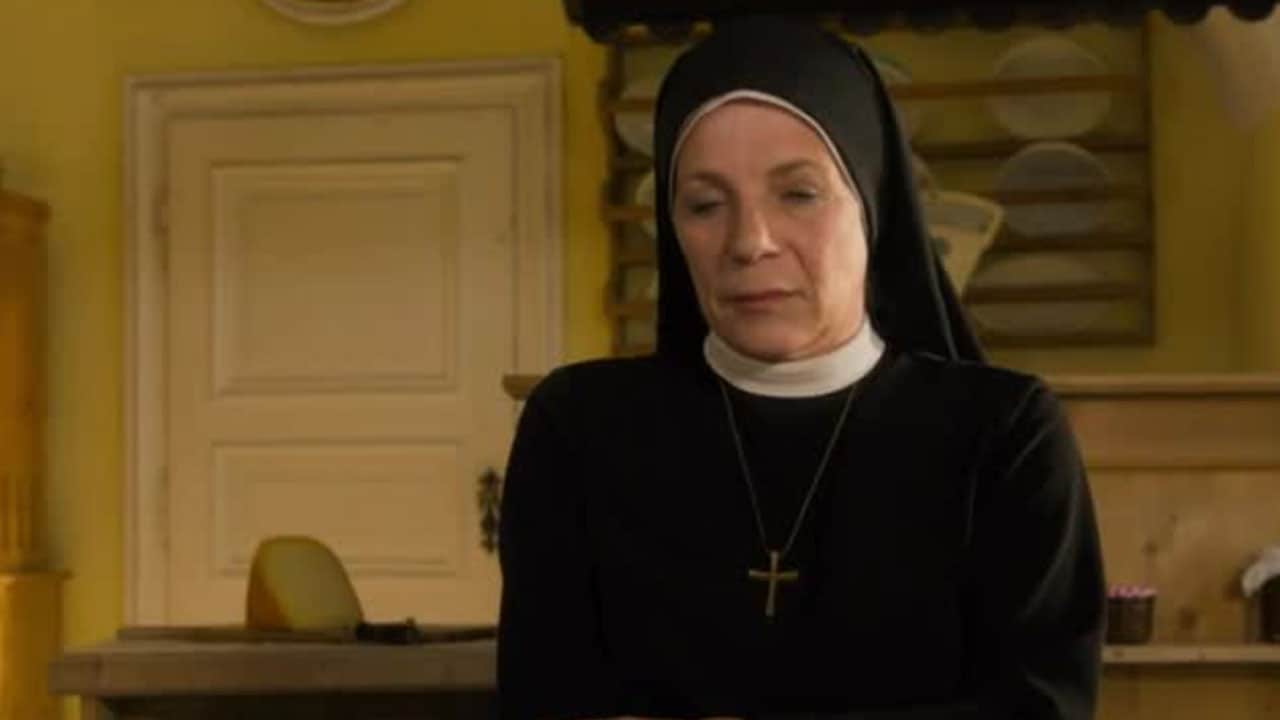 Un ciclone in convento S19E11 - La reliquia