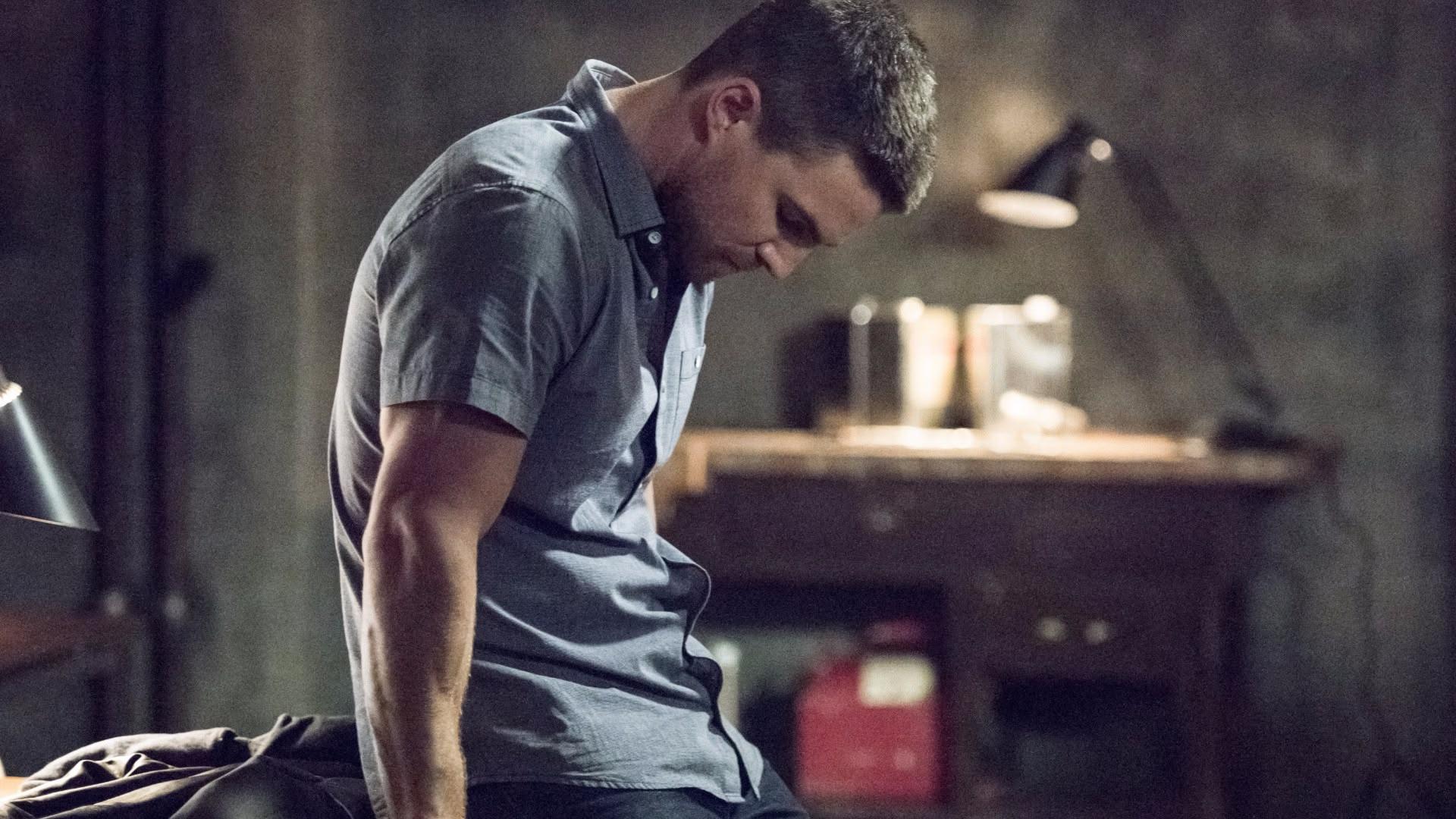 S4 Ep1 - Arrow