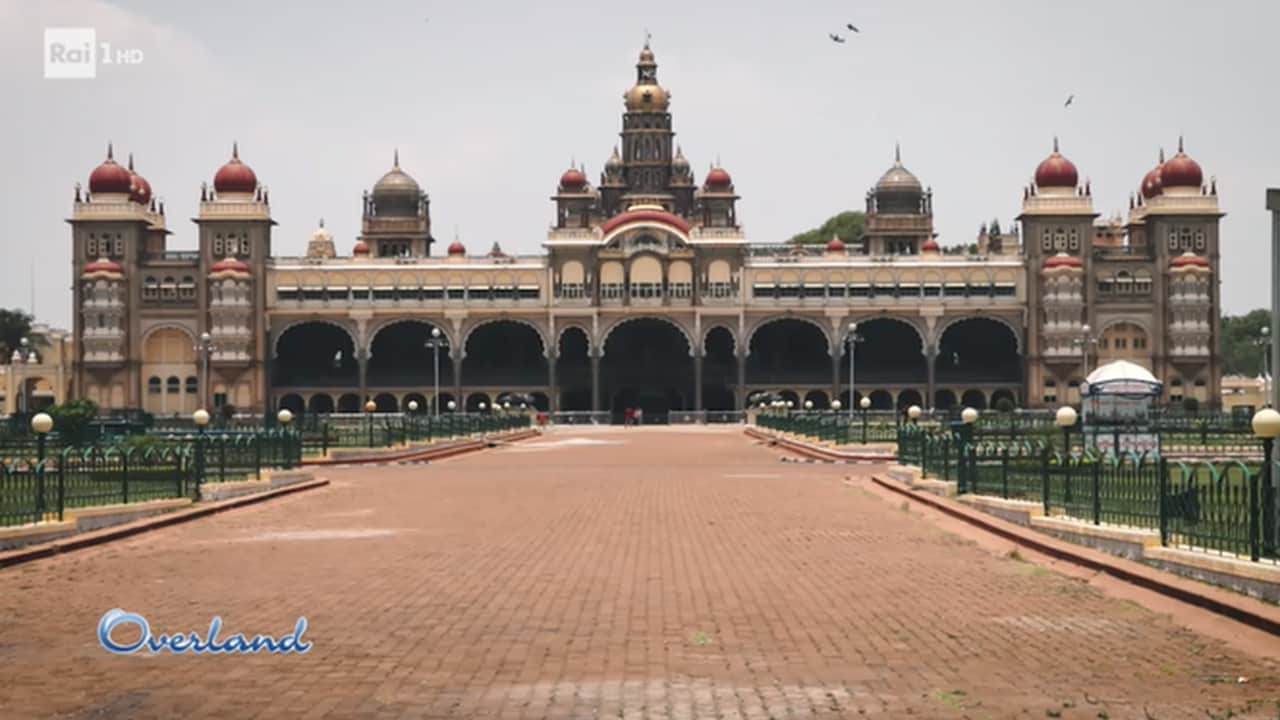 Overland 19 Le Indie di Overland - E3 - L'India tra ricchezza e povertà - Le Indie di Overland - L'India tra ricchezza e povertà - 06/08/2018