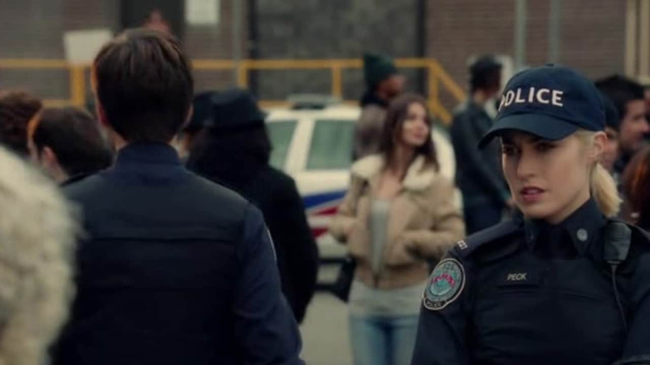 Rookie Blue S2E1 - La ragazza dal cappotto rosso