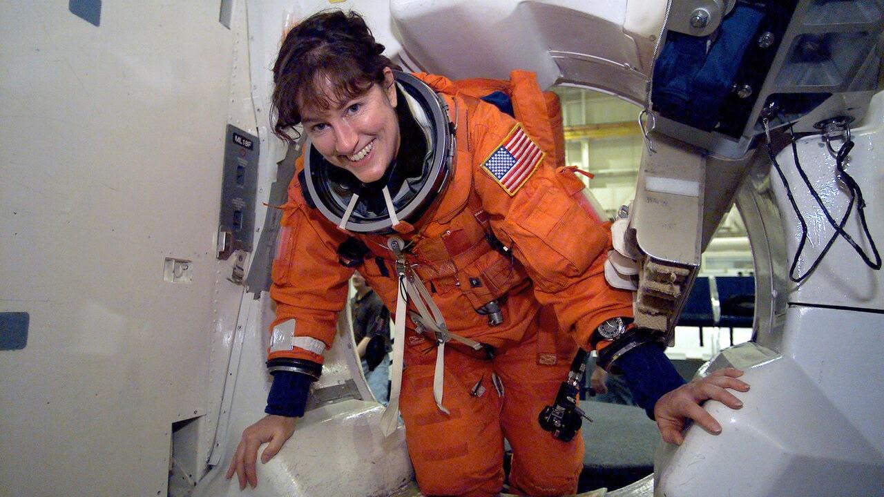 S1 Ep1 - The Space Shuttle that fell to Earth