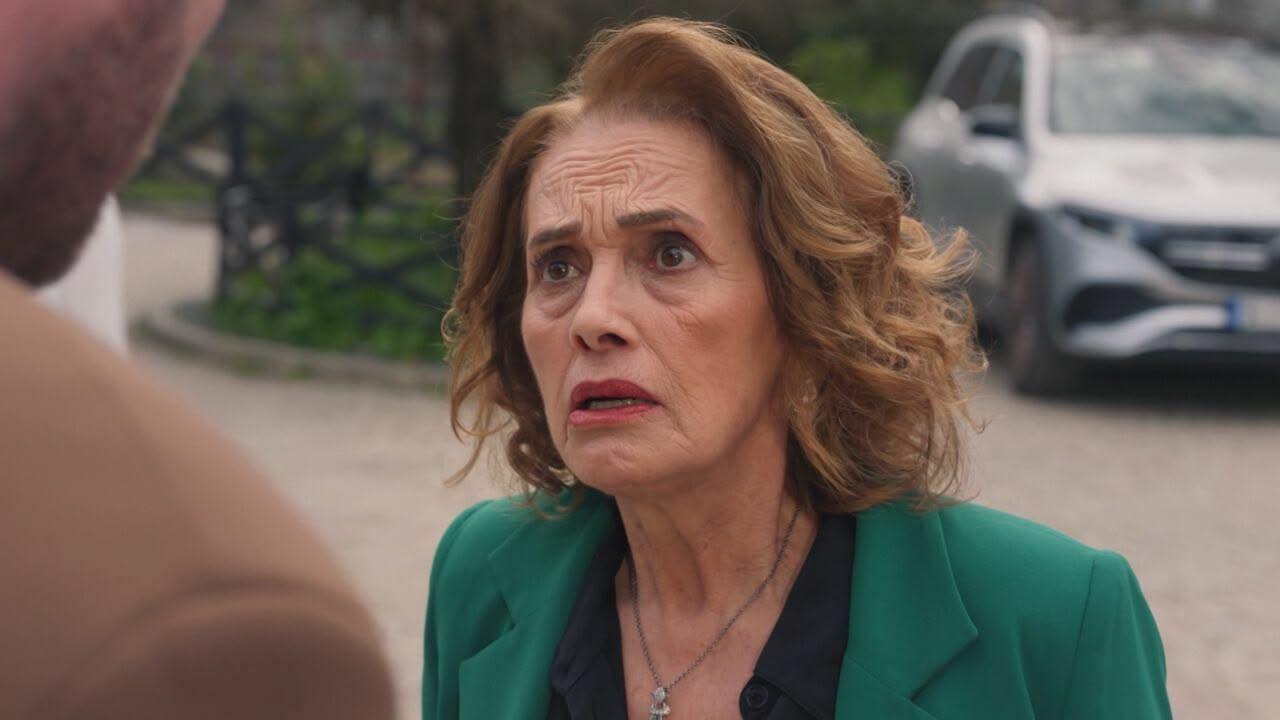 S1 Ep25 - The Family