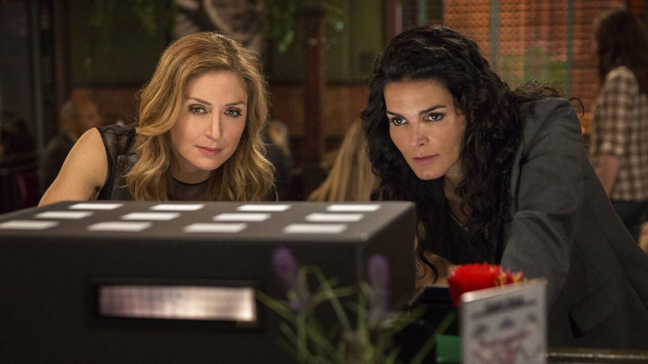 S3 Ep12 - Rizzoli Isles