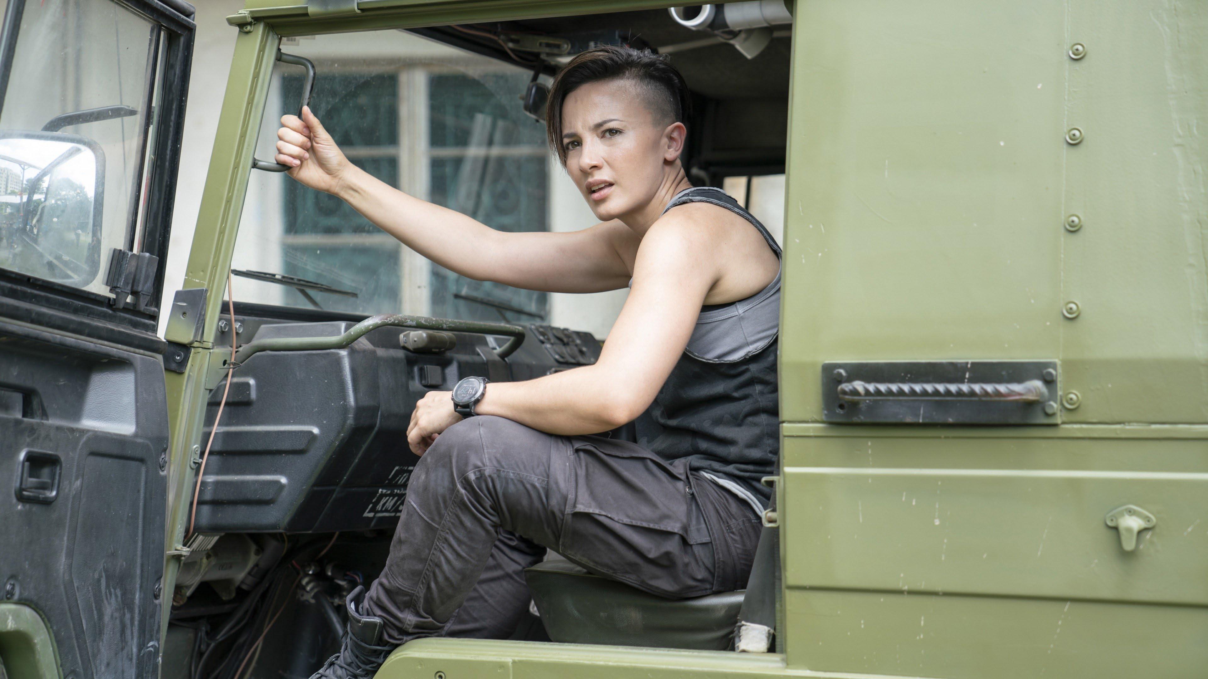 S6 Ep1 - Strike Back