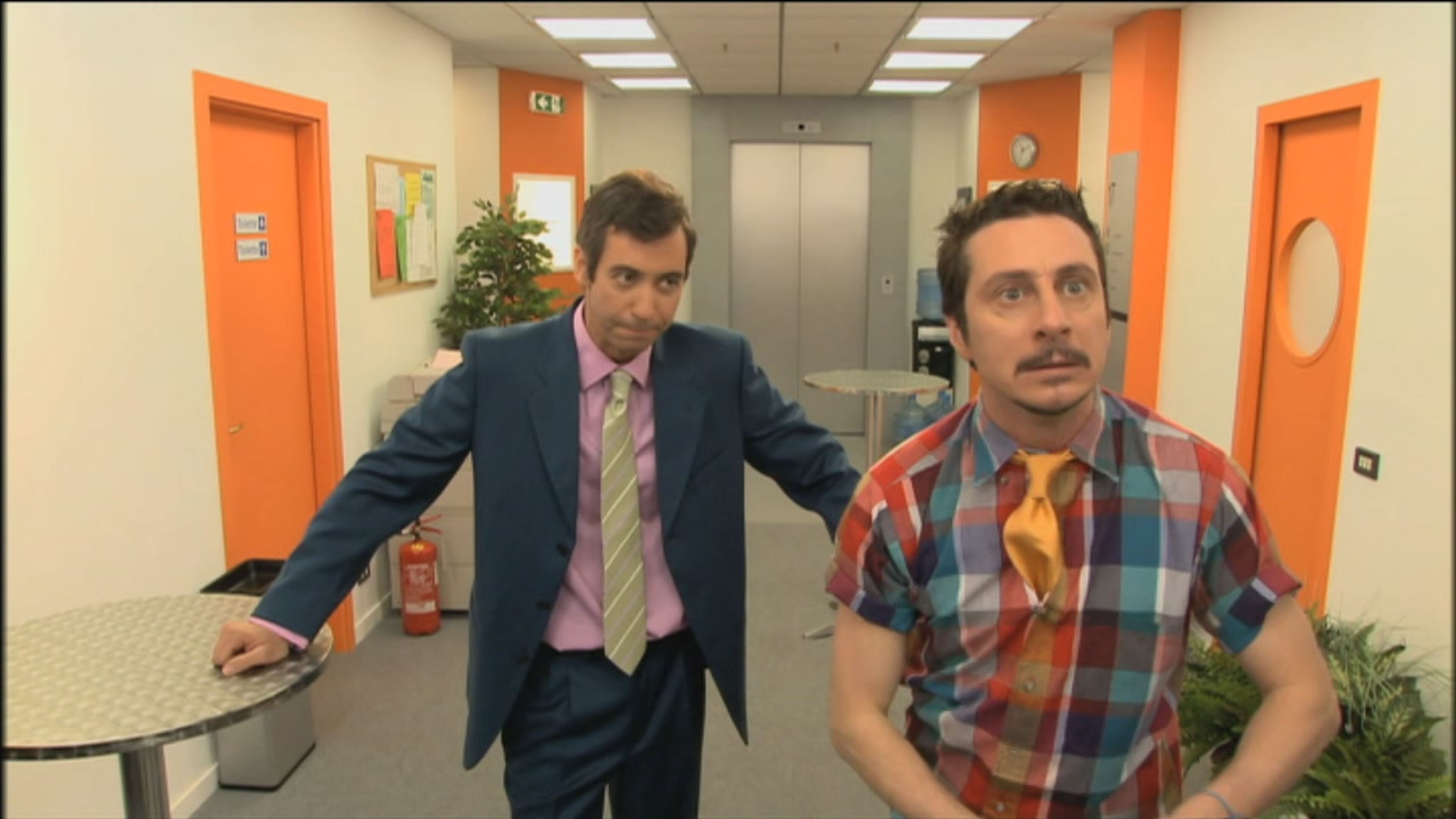 Camera Café 5 - S6 Ep16 Due paroline magiche