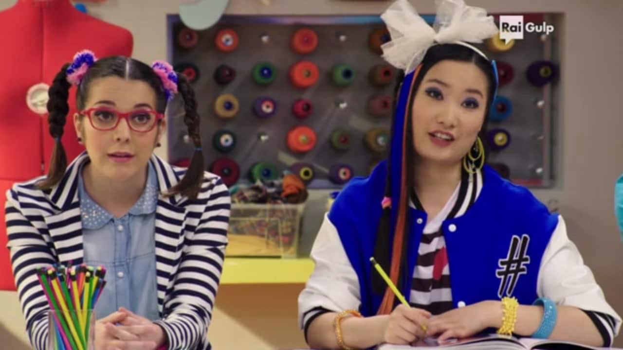 Maggie  Bianca Fashion Friends - S2E9 - Il retro del book