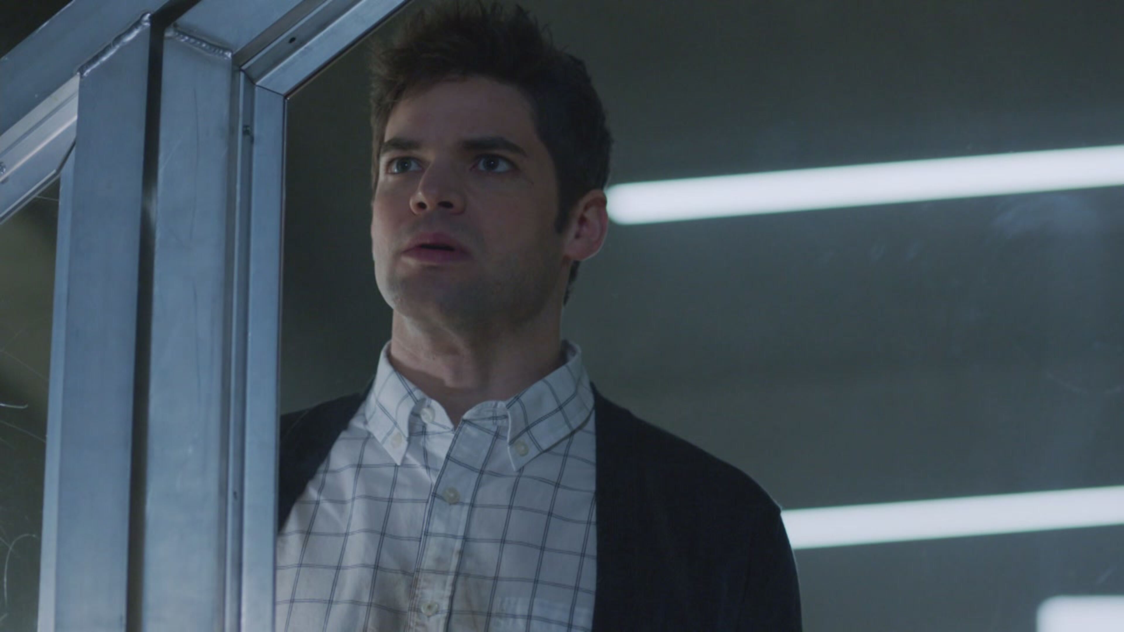 Supergirl - S2 Ep16 Star-crossed