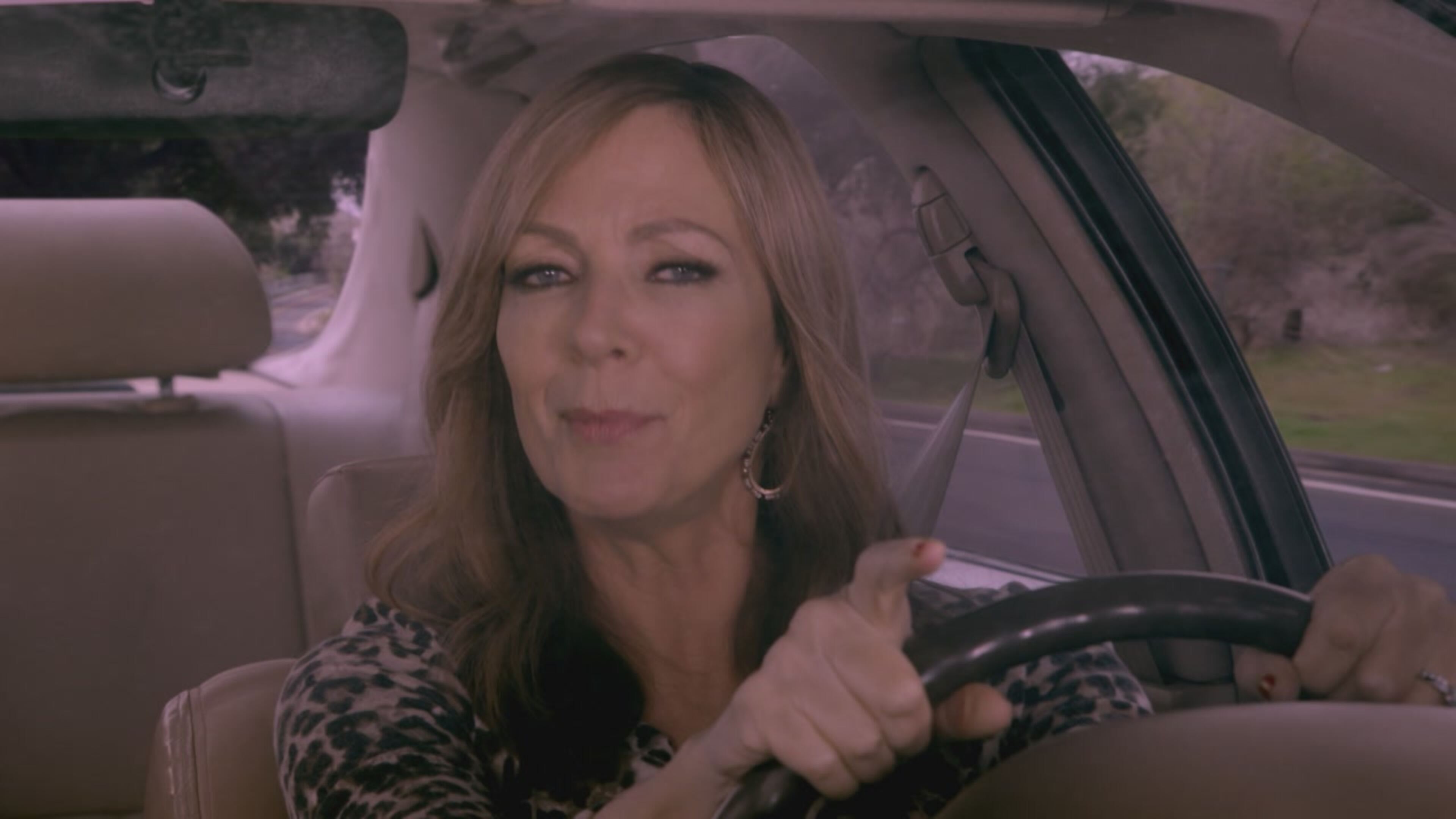 Mom - S7 Ep18 Una faccina da criticona e i cassetti di tua nonna