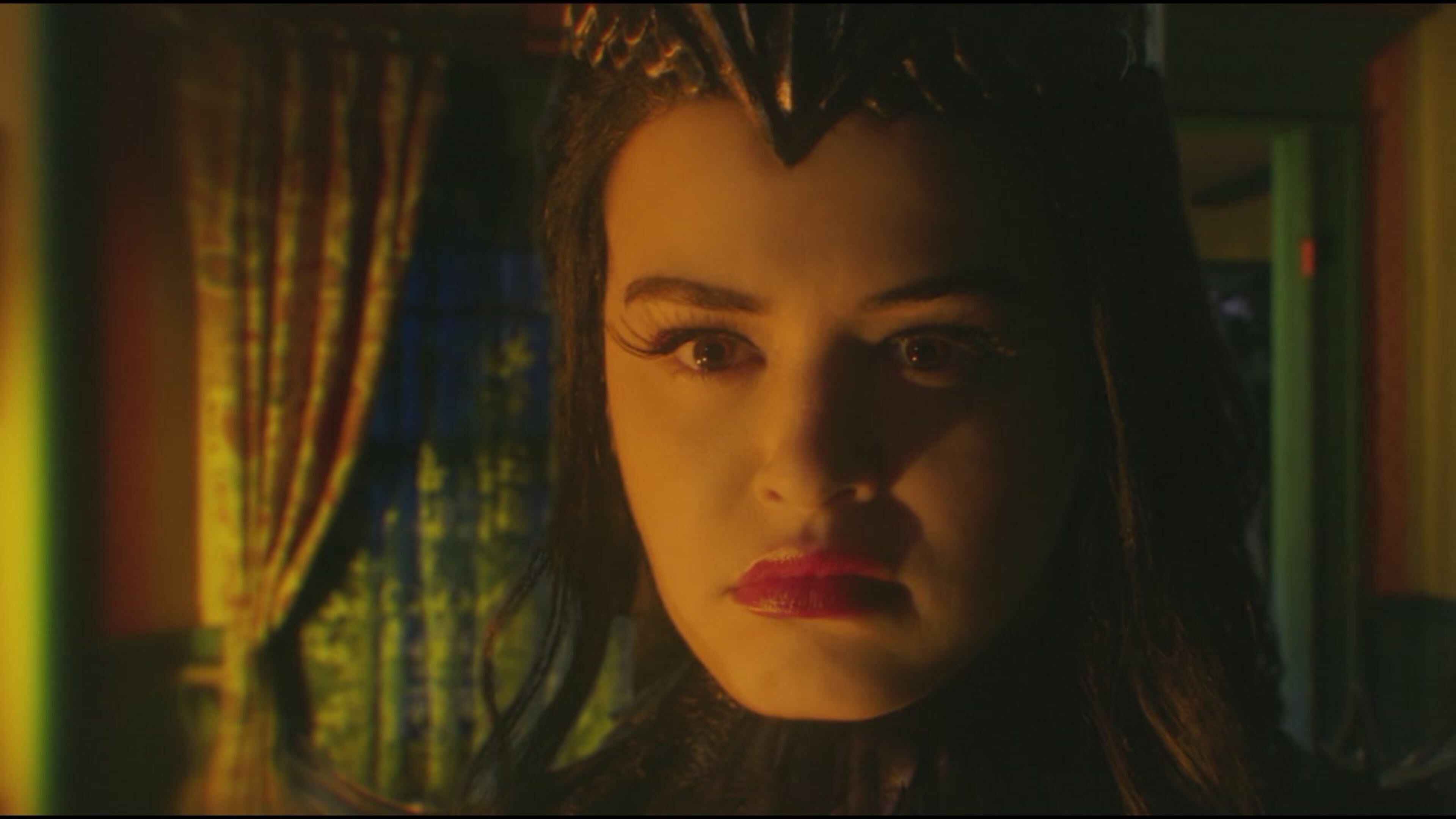 Legacies - S2 Ep16 Affrontare l'oscurita' e' un po' la mia specialita'