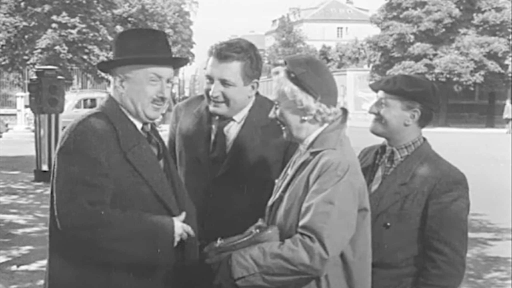 A piedi... a cavallo... in automobile