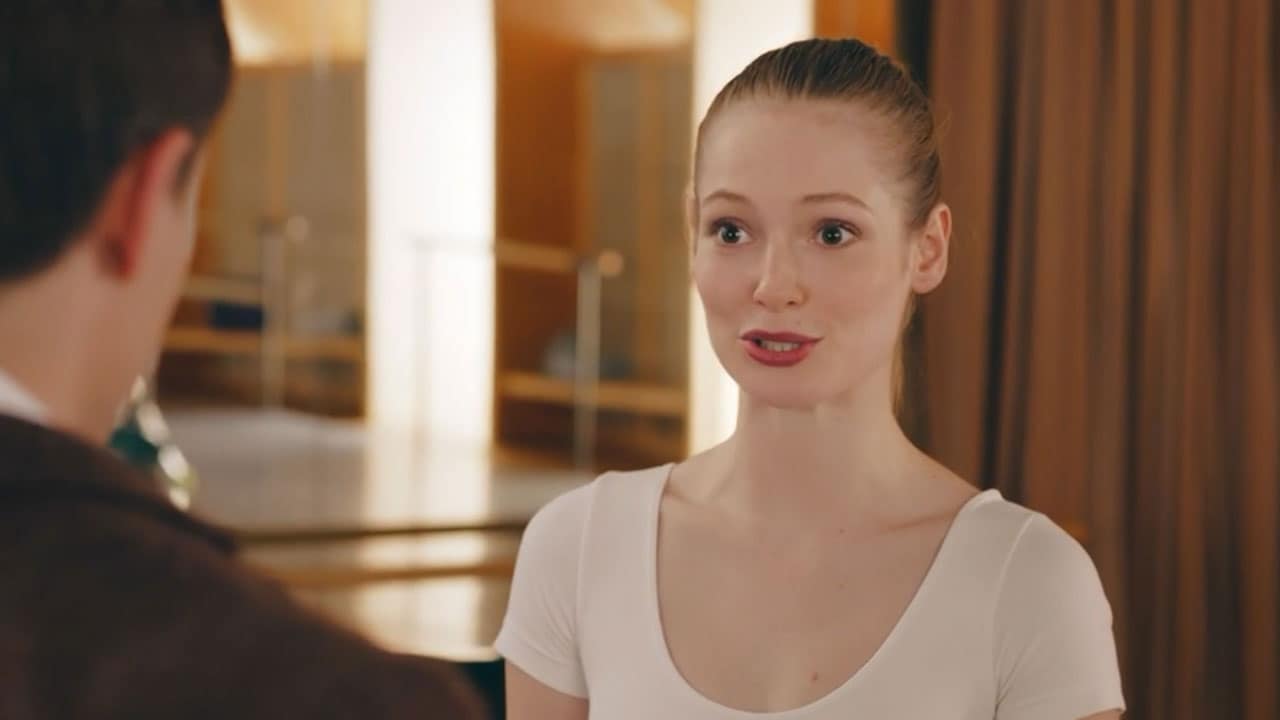 Cercami a Parigi - S1E4 - Balla e basta