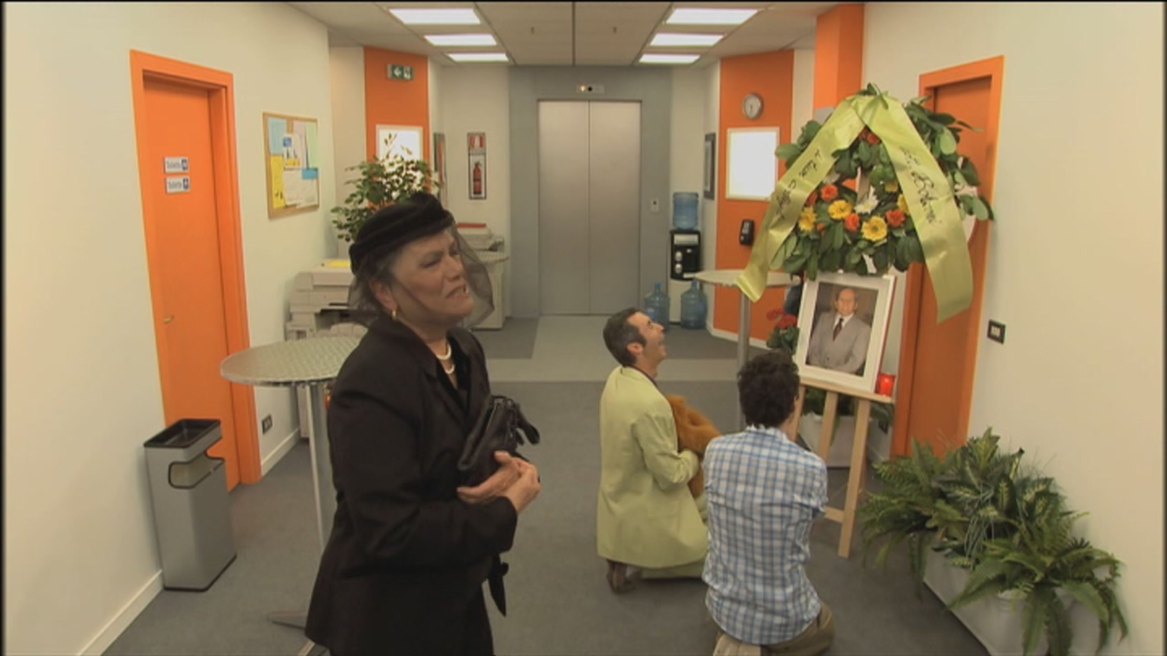 Camera Café 5 - S6 Ep44 La vedova