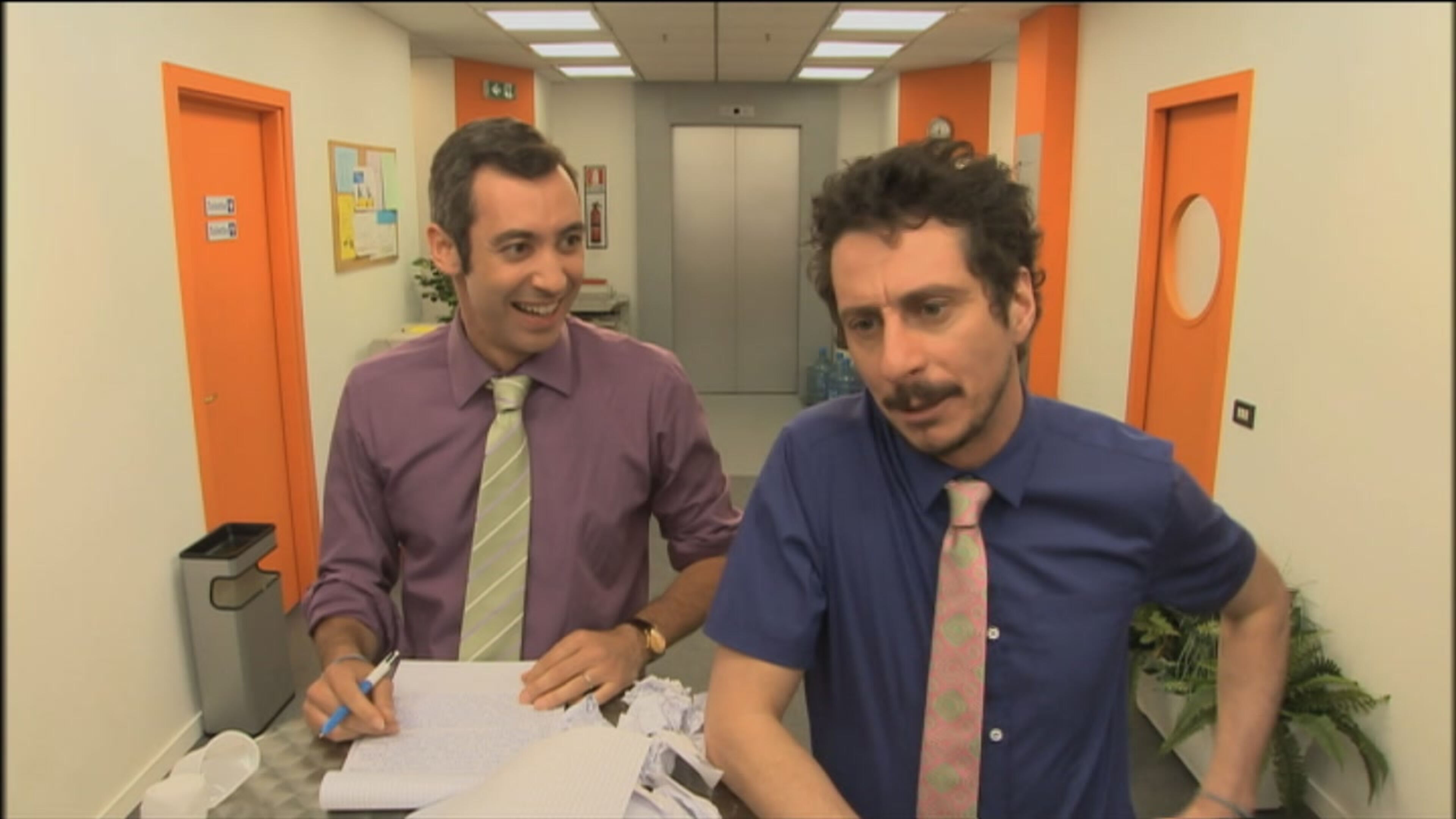 Camera Café 5 - S6 Ep74 Il colmo per un venditore