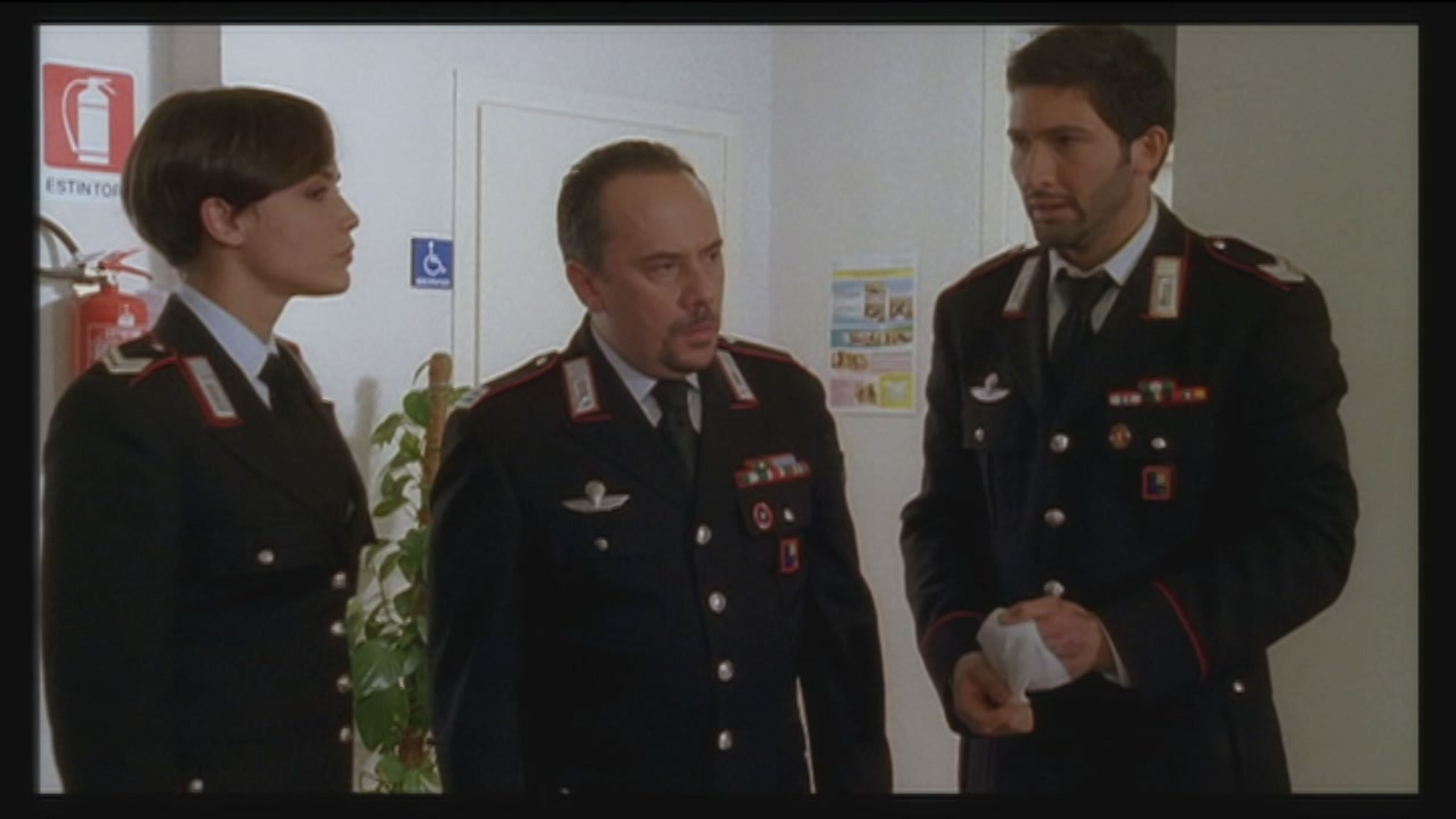 Carabinieri - S6 Ep26 Pericolo in caserma