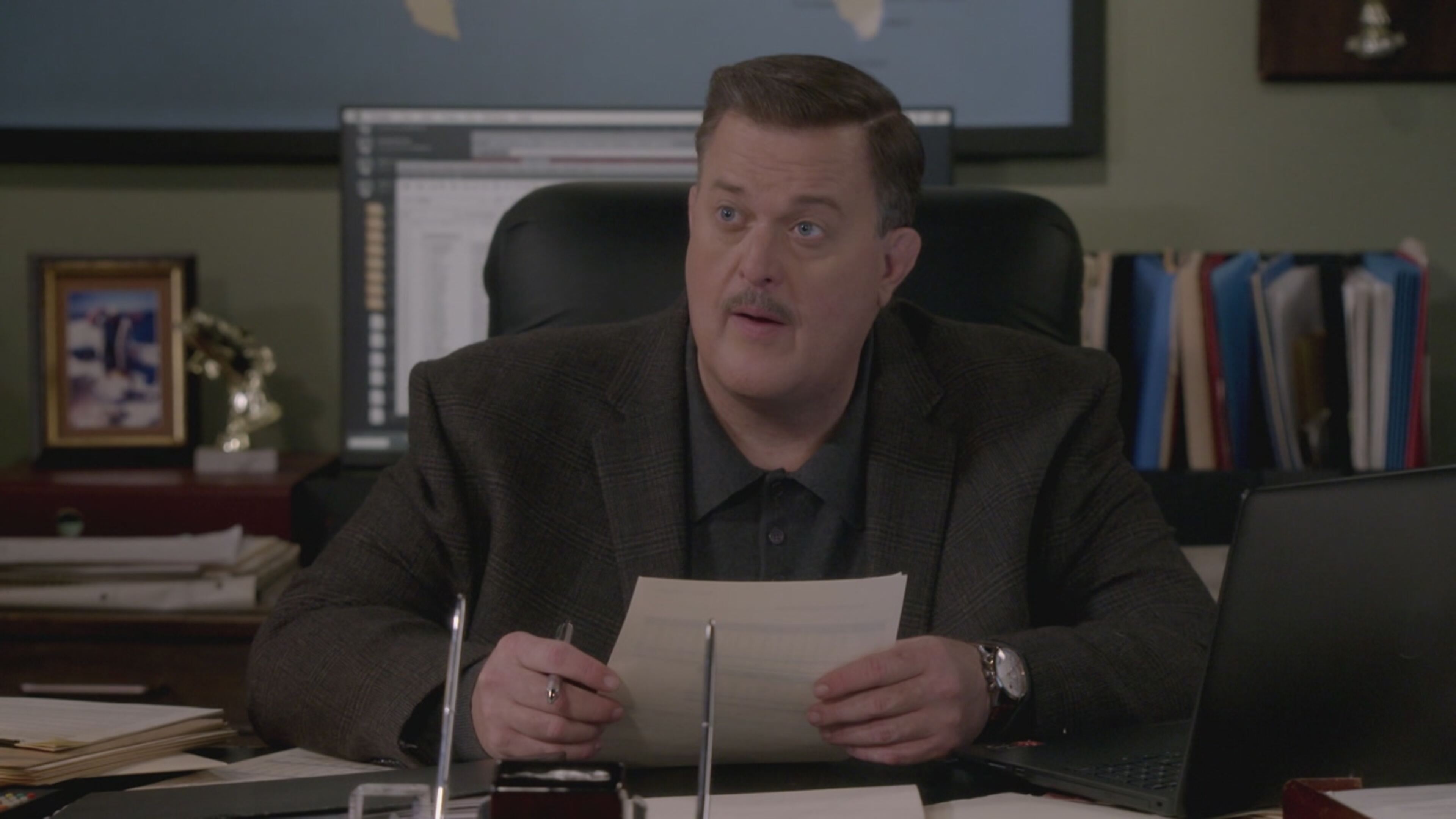 Bob Hearts Abishola - S2 Ep1 Sulla panchina di un defunto