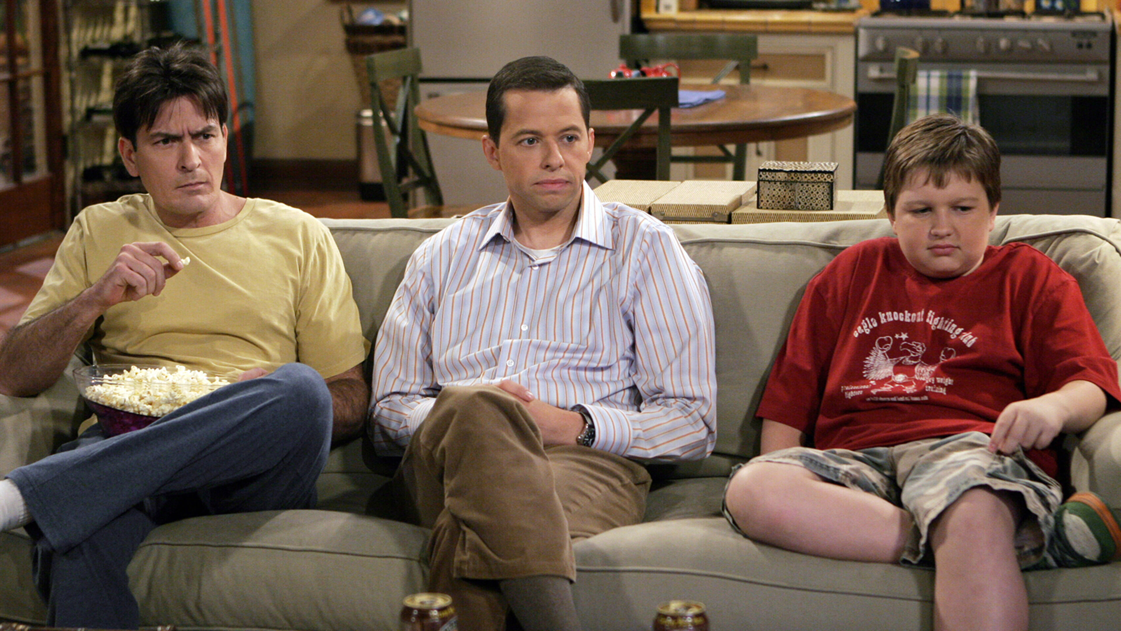 Due uomini e 1/2 - S4 Ep8 Liberate i cani