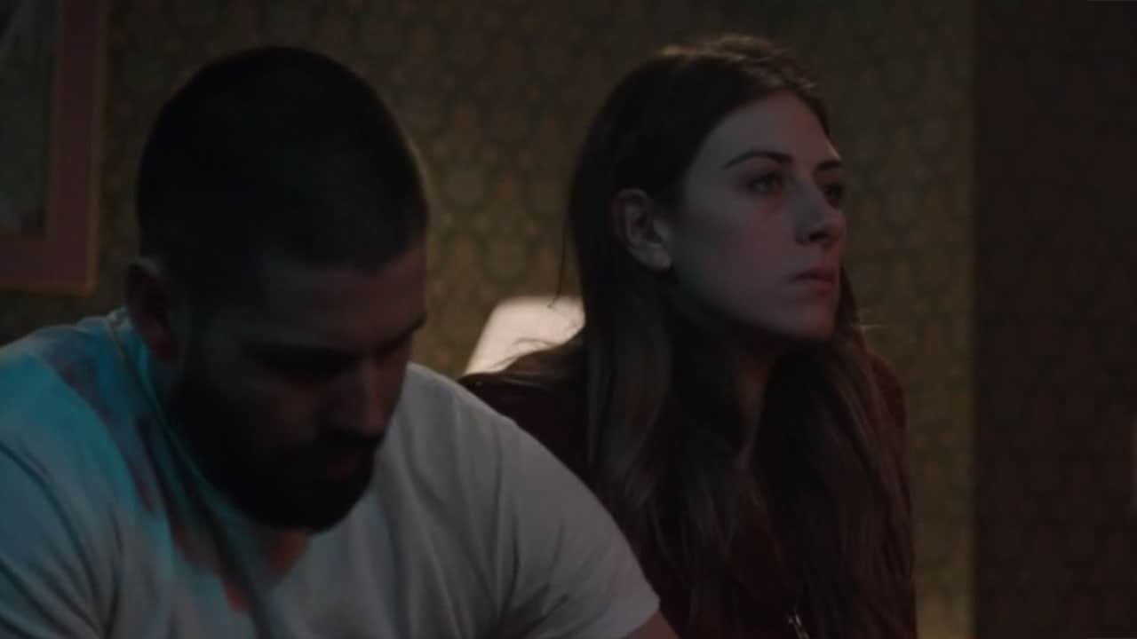 In the dark S4E9 - Center of Gravity