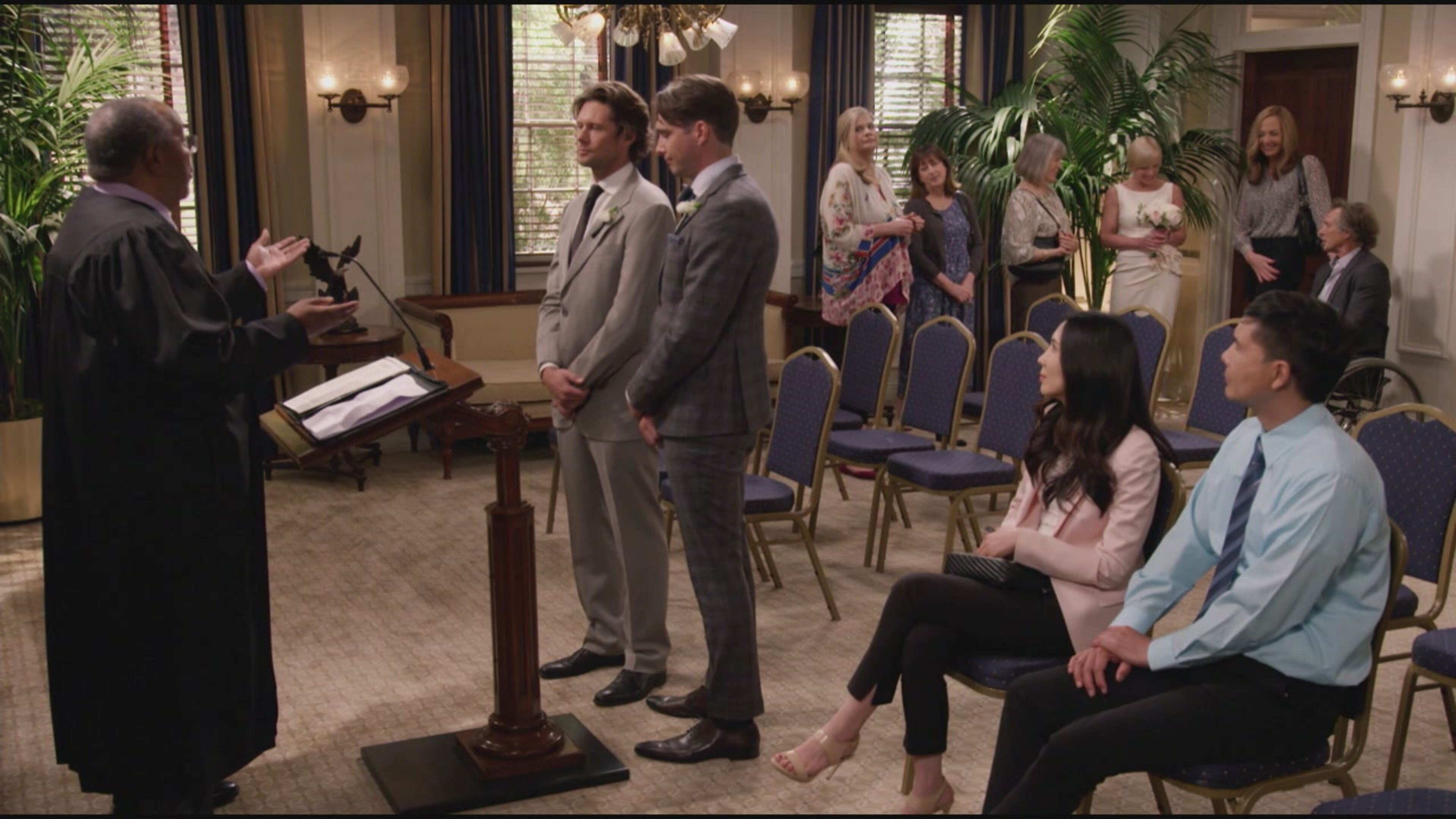 Mom 8 - S8 Ep18 Il mio tipo e le cose in grande