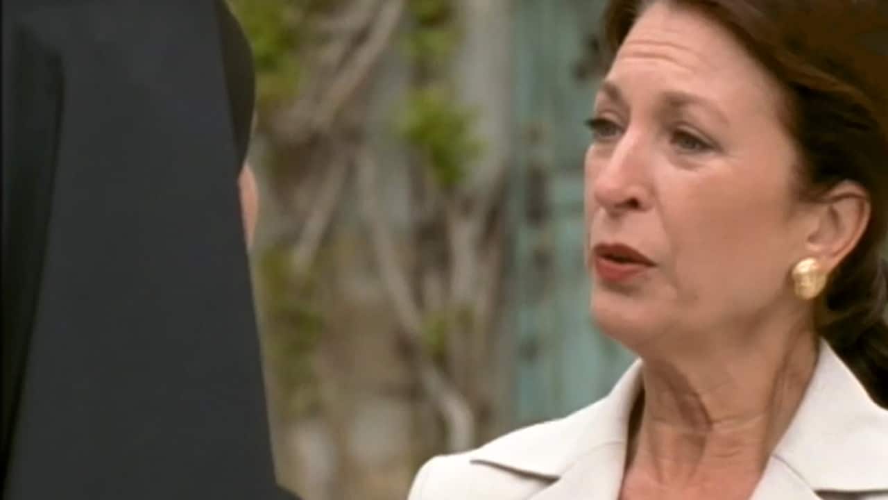 Un ciclone in convento S4E6 - Cappuccini in giardino