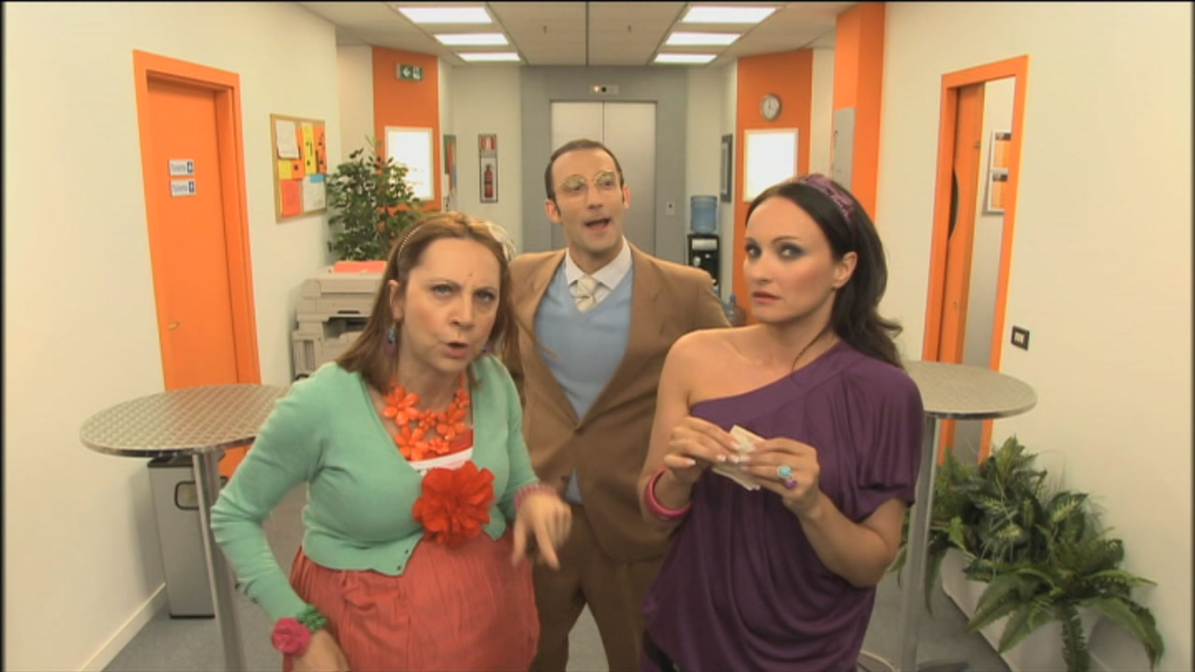 Camera Cafe' - S6 Ep23 Maschio o femmina