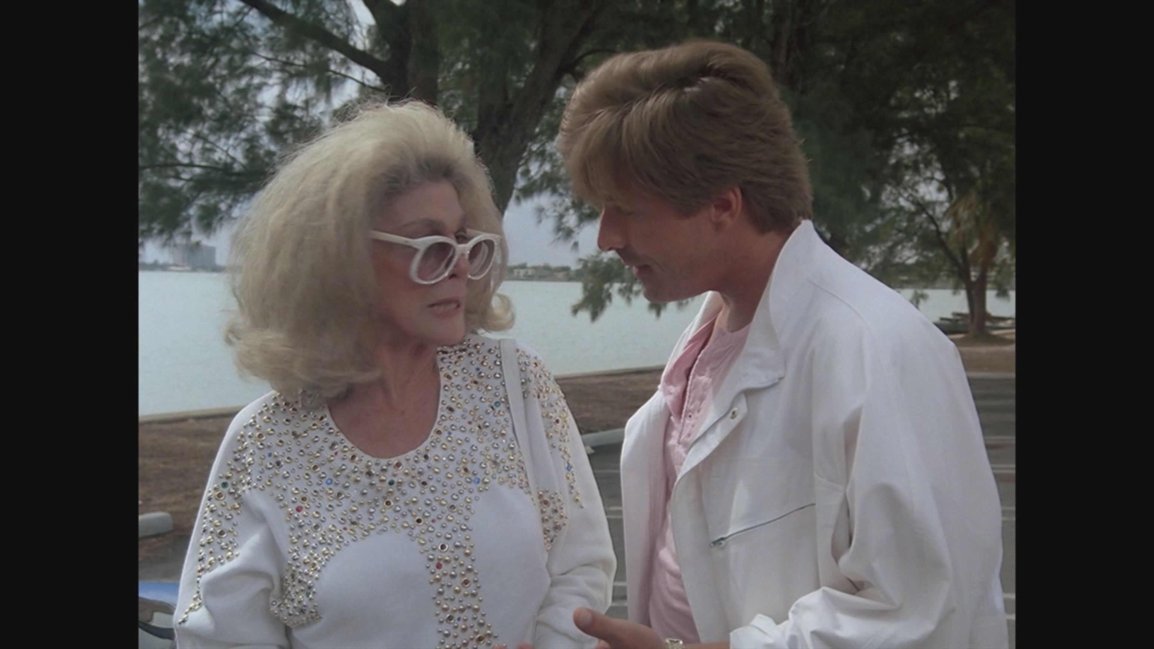 Miami Vice - S1 Ep18 Gli invasori