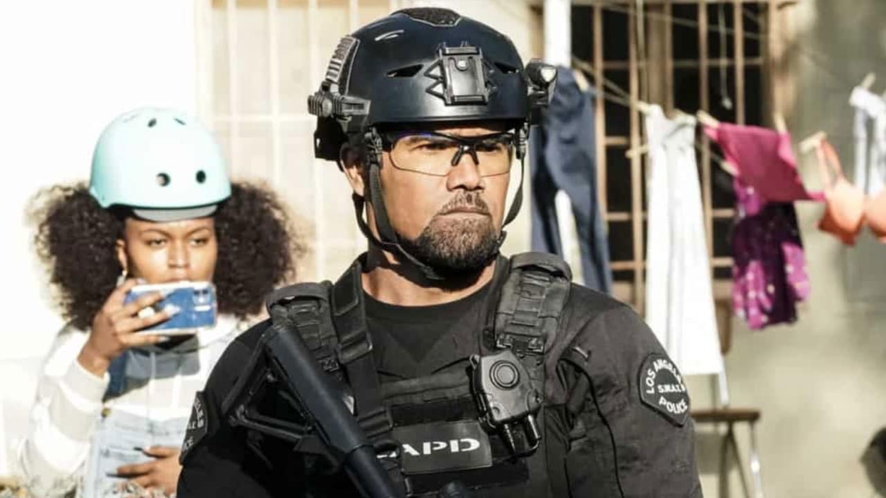 S.W.A.T. S4E15 - Nella giungla