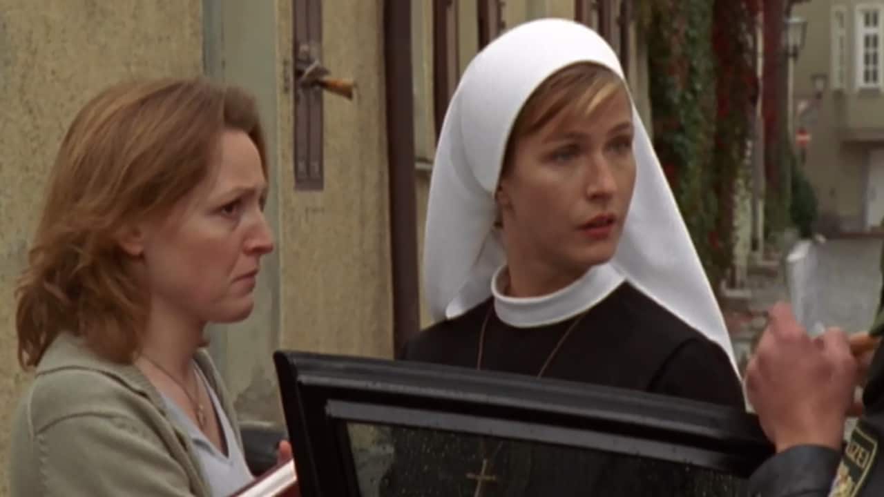 Un ciclone in convento S5E11 - La bambina e il cane