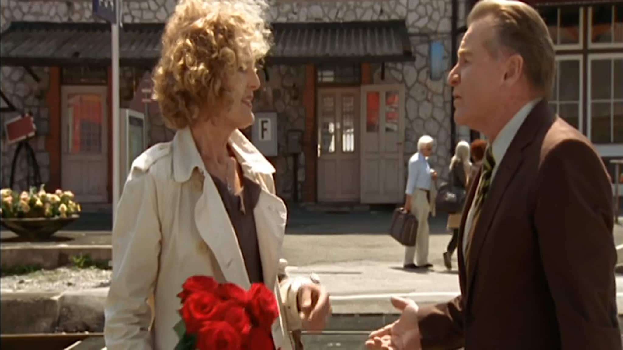 Un Ciclone in Convento S8E6 - Due piccioni con una fava