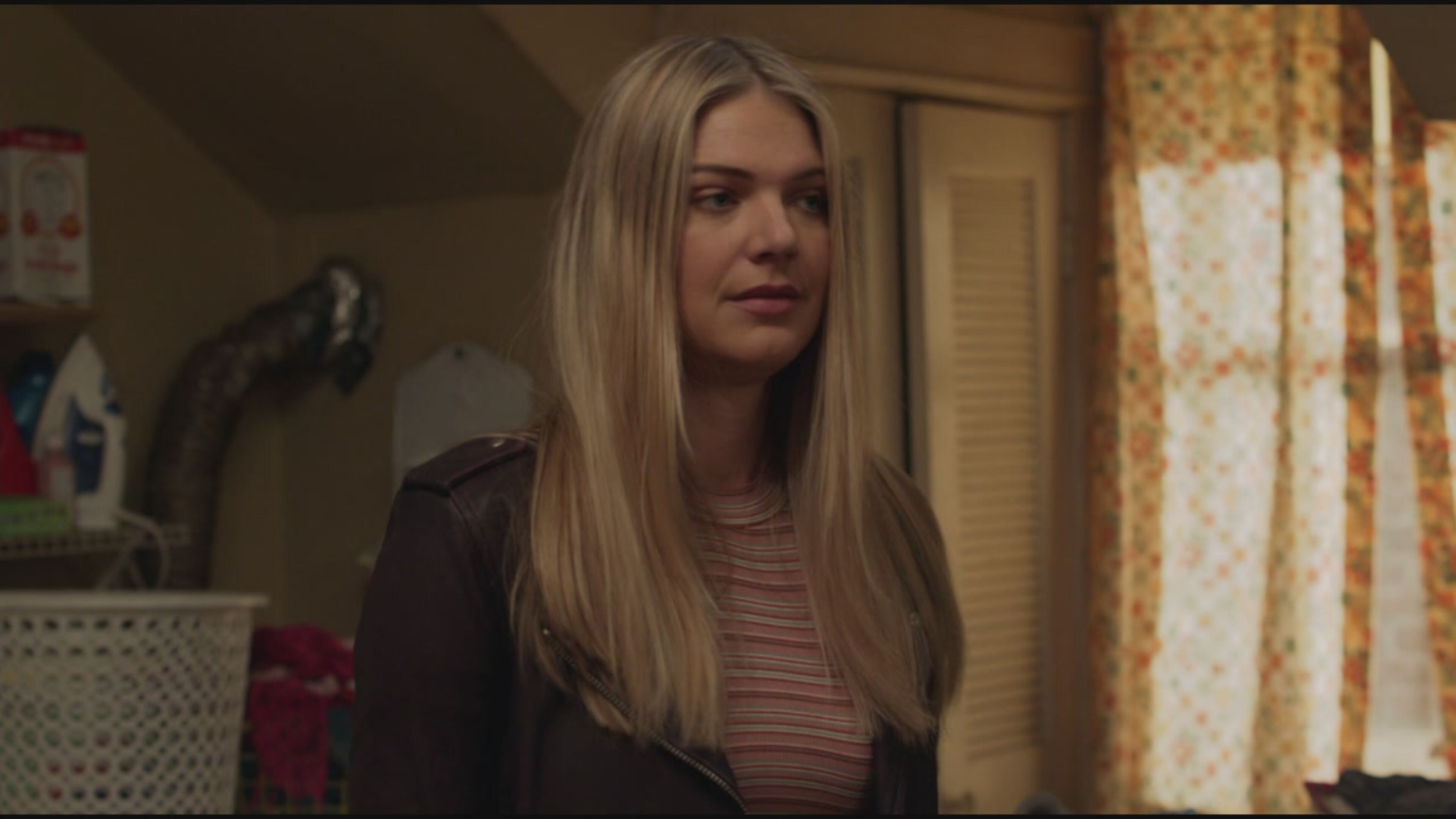 Shameless 11 - S11 Ep7 Due davanti a un bar di motociclisti e una nel lago