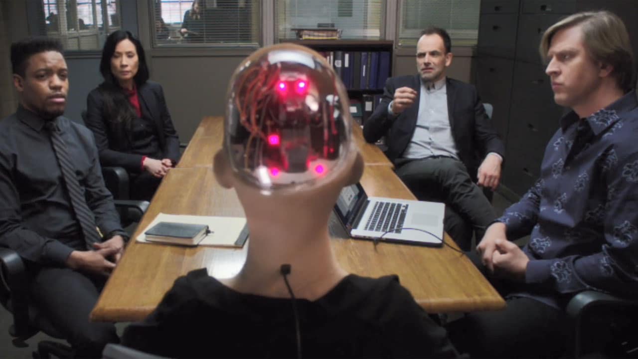 Elementary S6E16 Il lato oscuro delle bambole