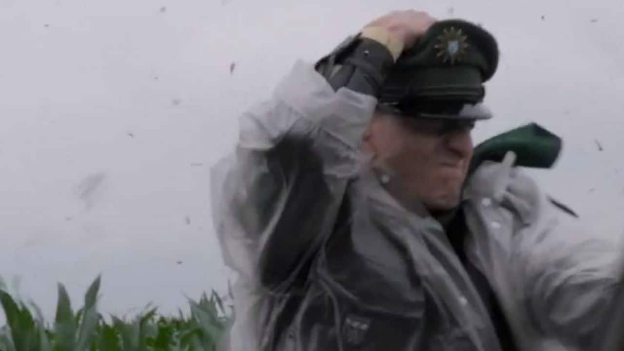 Un ciclone in convento S18E1 - Nubi nere