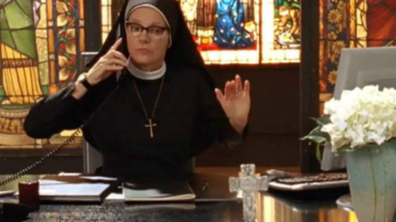 Un ciclone in convento S10E10 - L'appartamento