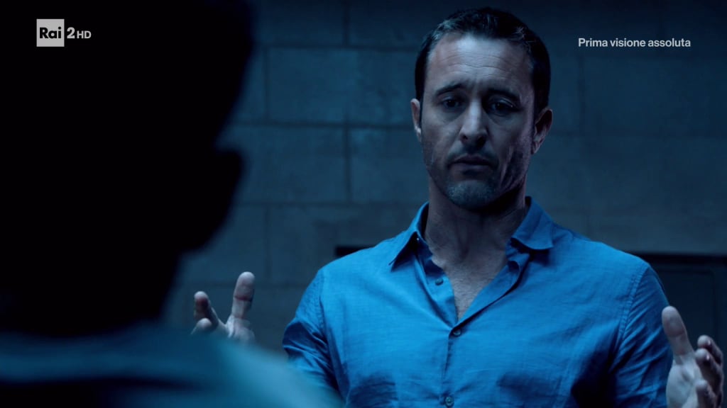 Hawaii Five-0 S9E9 - Supereroi
